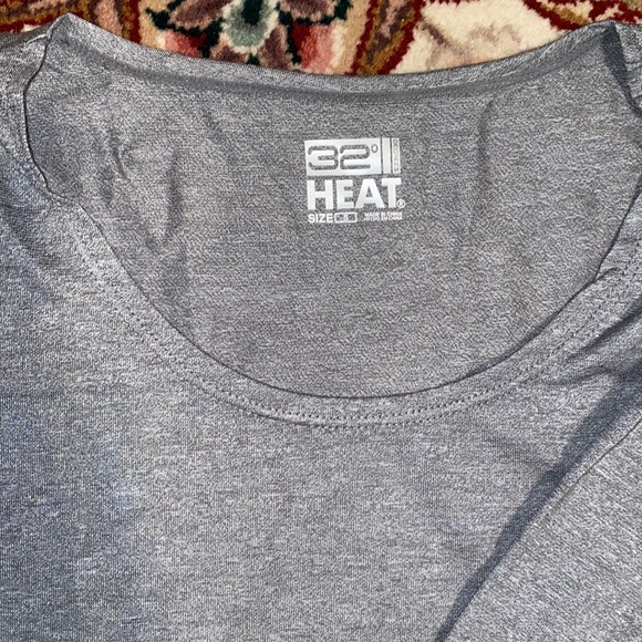 Woman’s tops - Picture 2 of 4